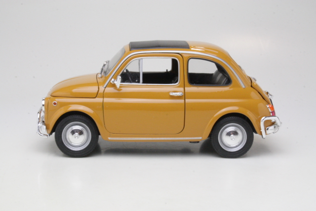 Fiat 500L 1967, orange - Click Image to Close