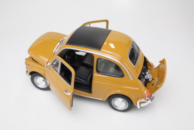 Fiat 500L 1967, orange - Click Image to Close