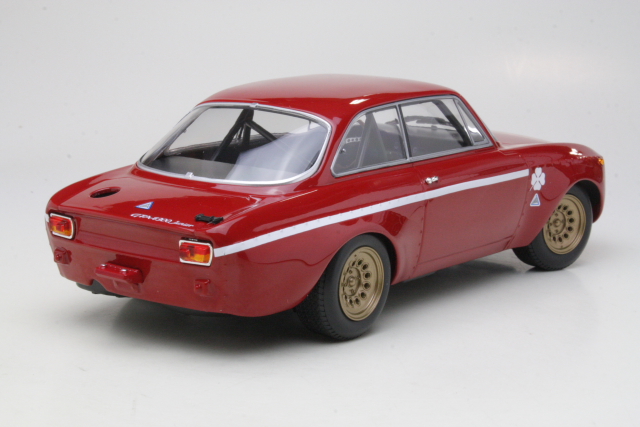 Alfa Romeo GTA 1300 Junior 1971, punainen - Sulje napsauttamalla kuva