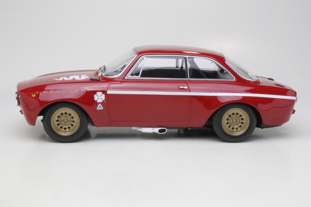 Alfa Romeo GTA 1300 Junior 1971, punainen - Sulje napsauttamalla kuva