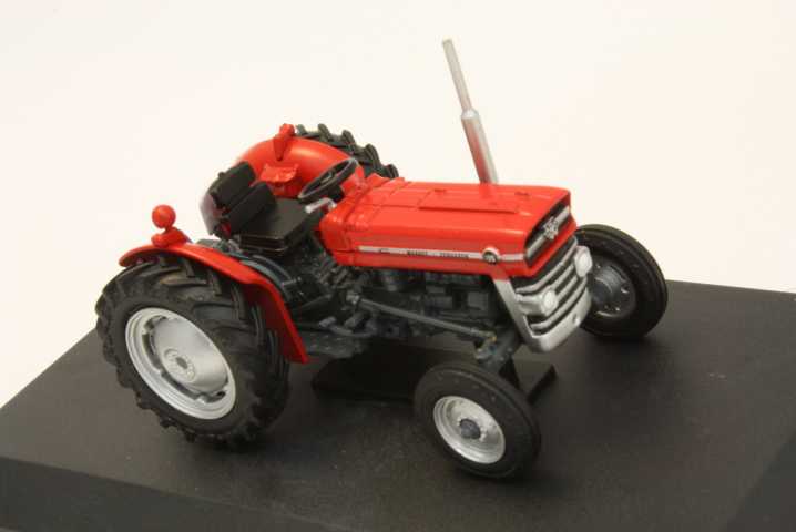 Massey Ferguson 135 1965, punainen 1:43 - Sulje napsauttamalla kuva