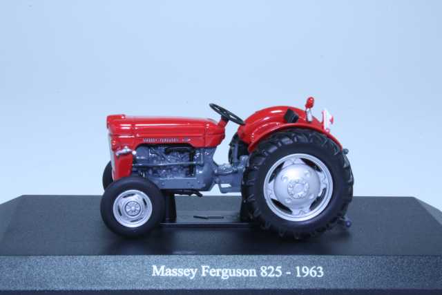 Massey Ferguson 825, red