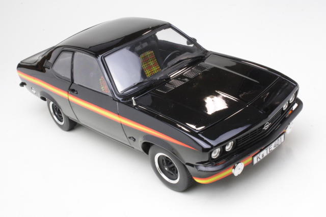 Opel Manta A GT/E 1975, musta "Black Magic" - Sulje napsauttamalla kuva