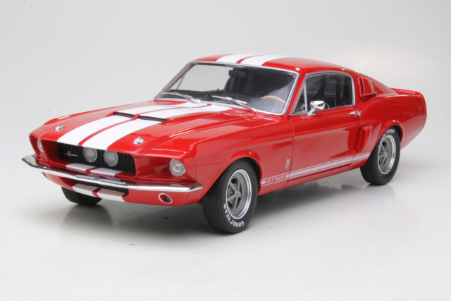 Shelby Mustang GT500 1967, punainen/valkoinen - Sulje napsauttamalla kuva