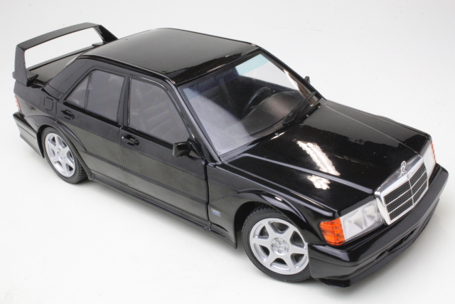 Mercedes 190E Evo2 1990, musta