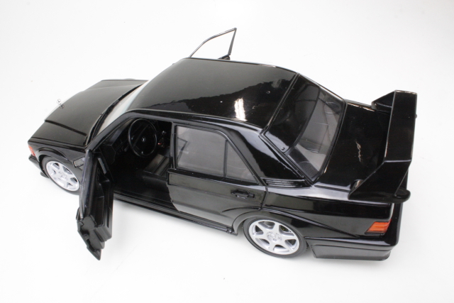 Mercedes 190E Evo2 1990, musta