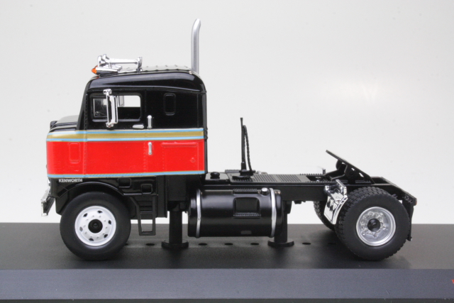 Kenworth Bullnose 1950, black/red