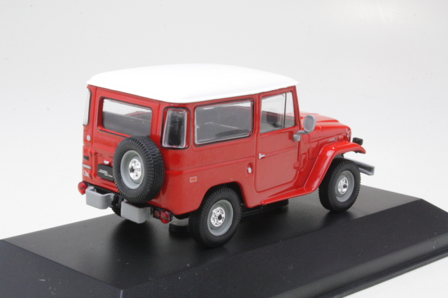 Toyota Land Cruiser FJ40 1973, punainen - Sulje napsauttamalla kuva