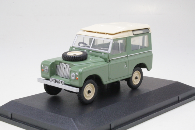 Land Rover Series IIA SWB Station Wagon, vaaleanvihreä - Sulje napsauttamalla kuva