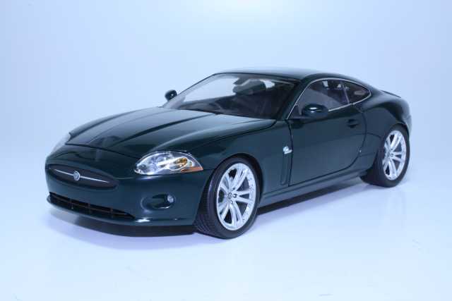 Jaguar XK Coupe 2006, green