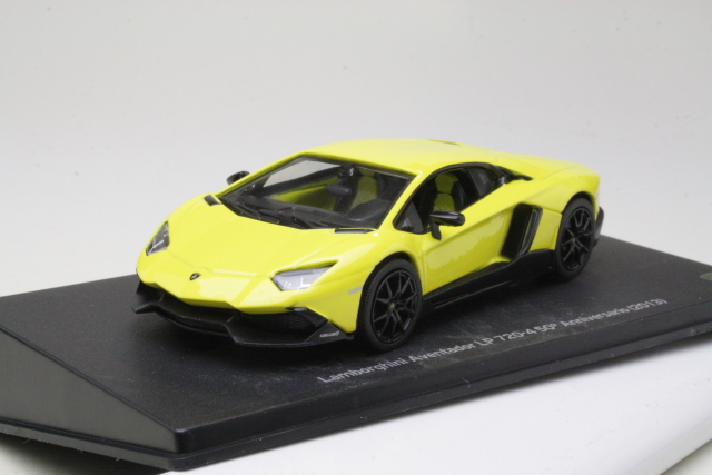 Lamborghini Aventador LP 720-4 50th Anniversary 2013, yellow
