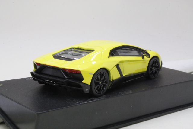 Lamborghini Aventador LP 720-4 50th Anniversary 2013, keltainen