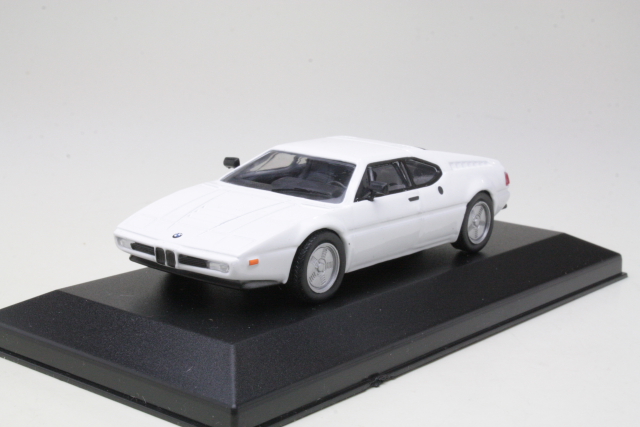 BMW M1, valkoinen