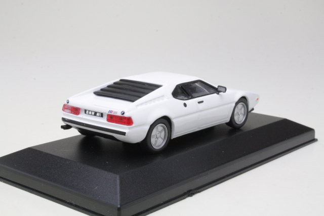 BMW M1, white