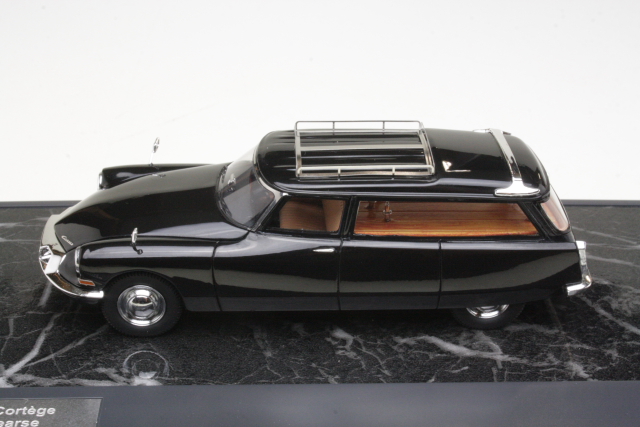 Citroen ID19 Cortege Slough Factory Hearse 1962, musta