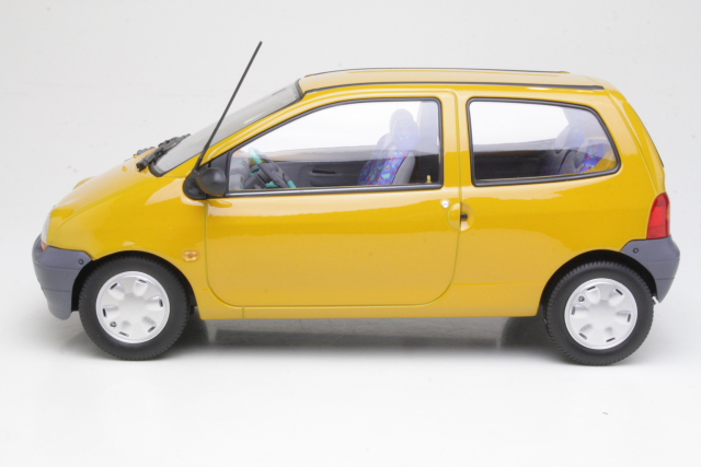 Renault Twingo 1993, yellow