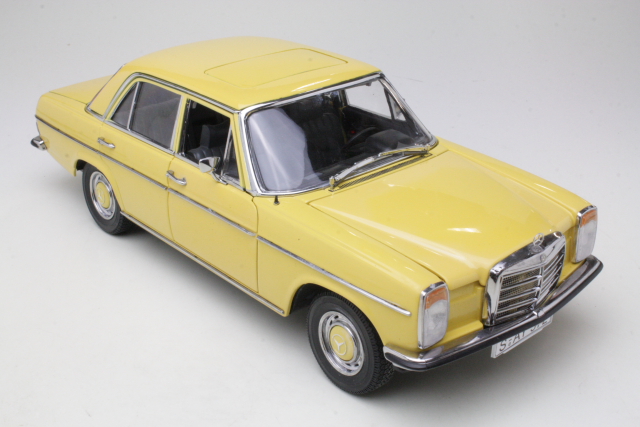 Mercedes Strich 8 Saloon (w115) 1968, keltainen