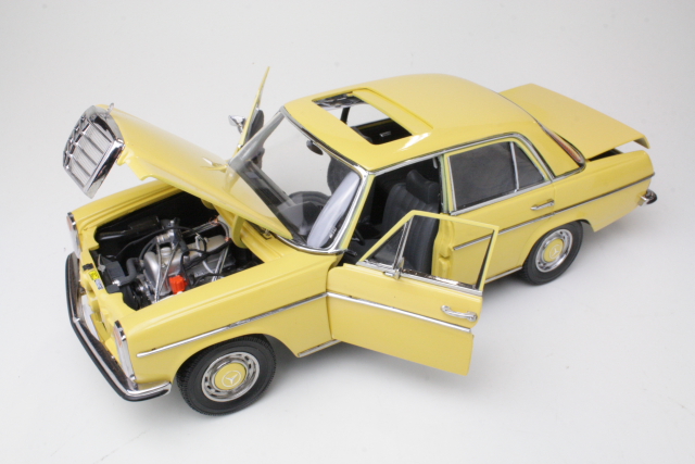 Mercedes Strich 8 Saloon (w115) 1968, keltainen