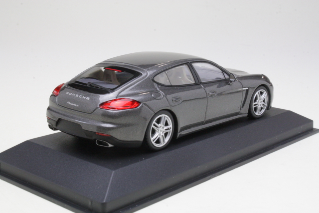 Porsche Panamera Diesel 2013, grey