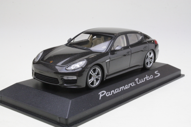 Porsche Panamera Turbo S 2013, musta - Sulje napsauttamalla kuva