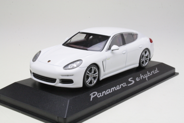 Porsche Panamera S E-Hybrid 2013, valkoinen - Sulje napsauttamalla kuva