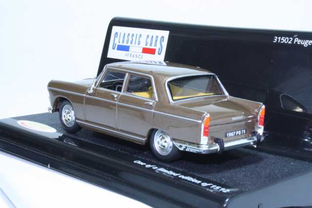Peugeot 404, brown