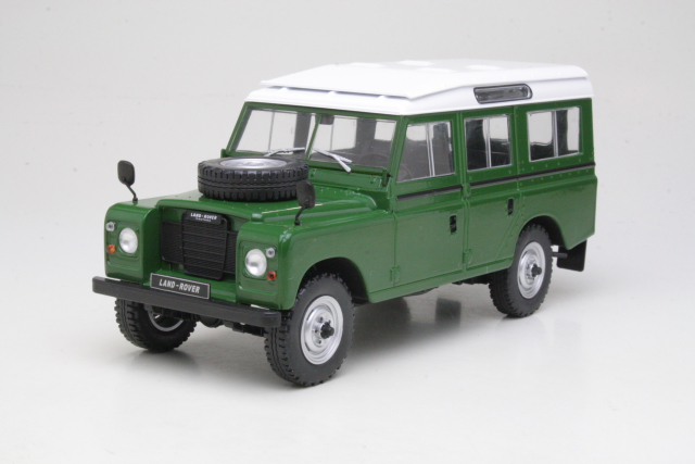 Land Rover Series III 109 1980, vihreä