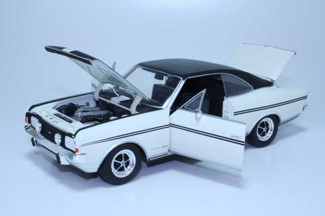 Opel Commodore A GS/E 1970, valkoinen
