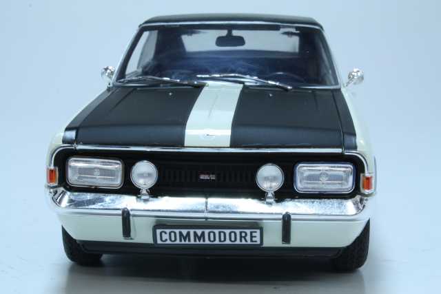 Opel Commodore A GS/E 1970, valkoinen