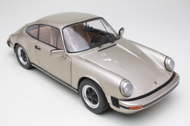 Porsche 911 Carrera 3.2 1977, bronze