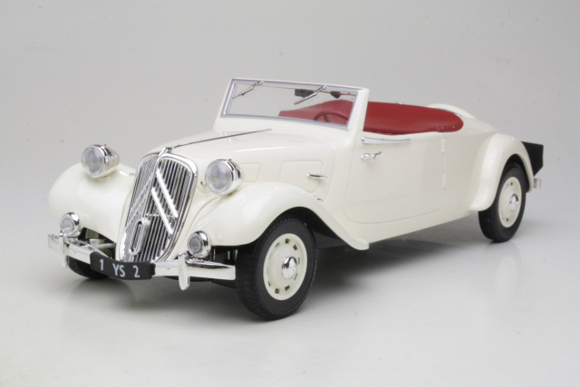 Citroen Traction Avant 11B Cabriolet 1939, valkoinen