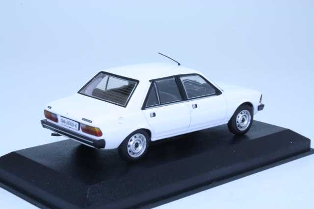 Peugeot 305 GL 1980, valkoinen