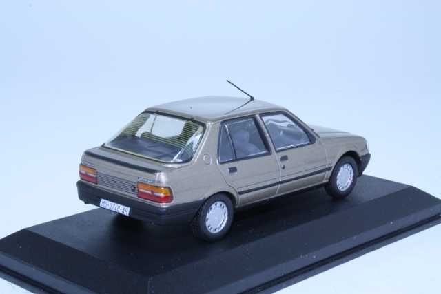 Peugeot 309 GR 1988, metallinruskea