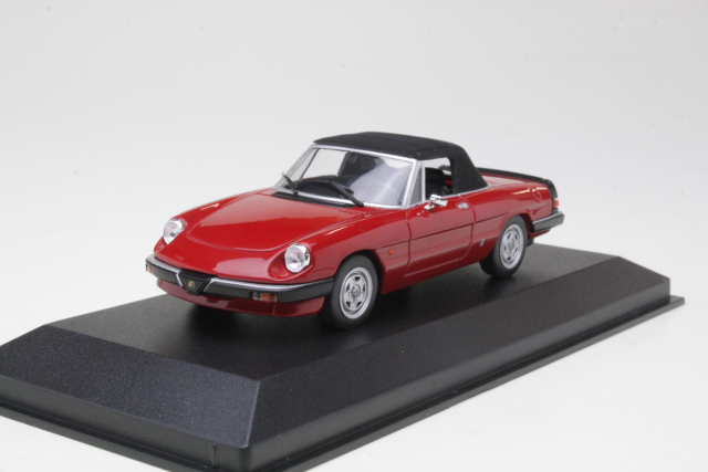 Alfa Romeo Spider 1983, red