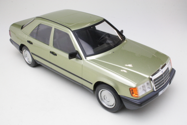 Mercedes 200D (w124) 1984, vaaleanvihreä