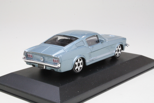 Ford Mustang GT 1964, vaaleansininen