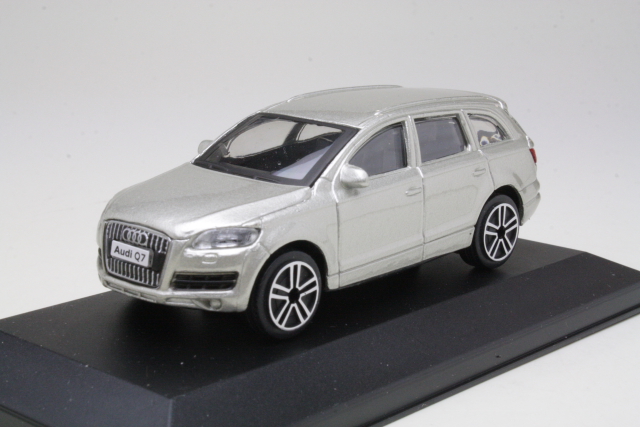 Audi Q7 3.0 TDI 2011, vaalea beige