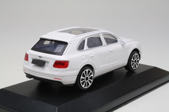 Bentley Bentayga 2016, valkoinen