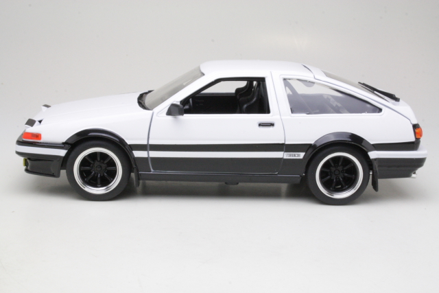 Toyota Sprinter Trueno (AE86) 1986, valkoinen - Sulje napsauttamalla kuva