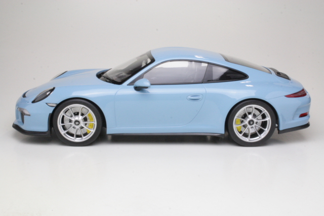 Porsche 911 R 2016, light blue