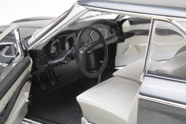 Panhard 24 CT 1964, harmaa