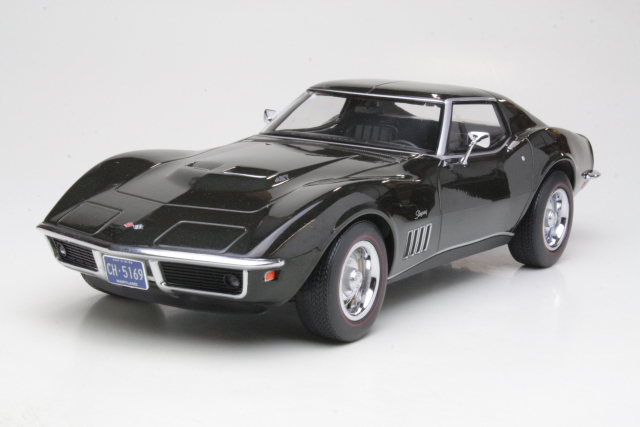 Chevrolet Corvette C3 1969, tummanvihreä