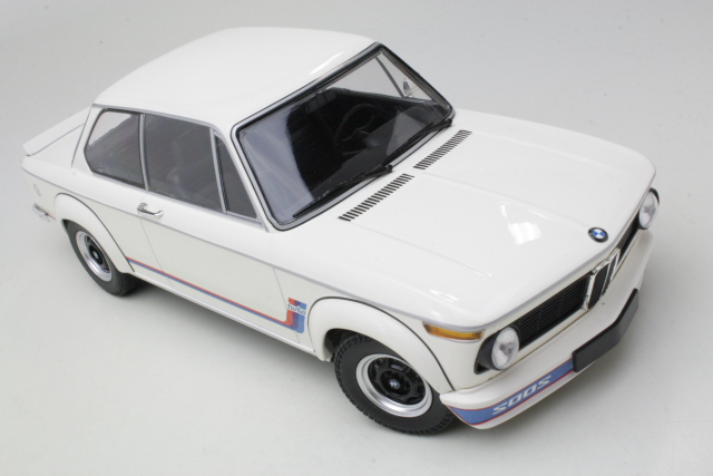 BMW 2002 Turbo 1973, valkoinen - Sulje napsauttamalla kuva