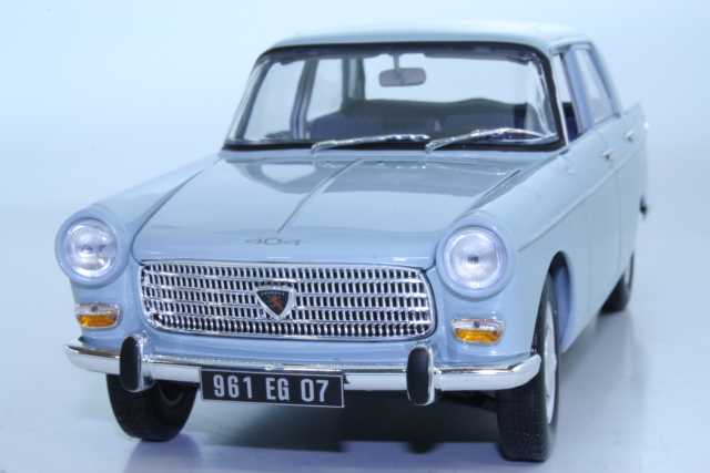 Peugeot 404 1965, vaaleansininen - Sulje napsauttamalla kuva