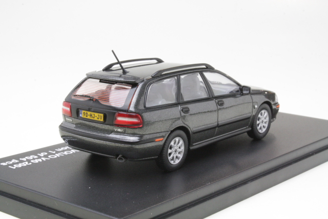 Volvo V40 2001, dark grey