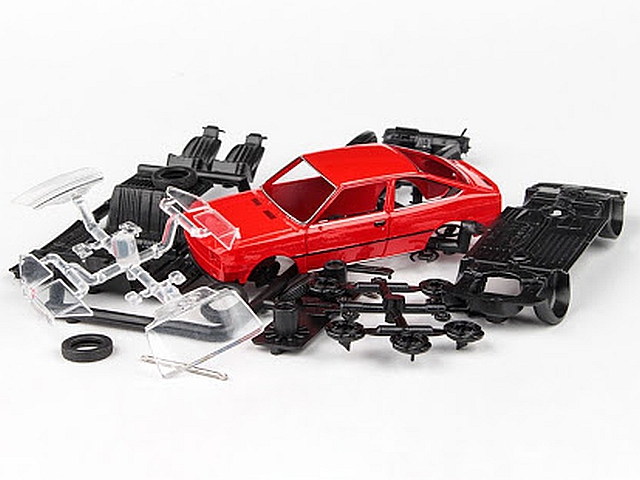 Skoda Garde 1982, red (Model Kit)