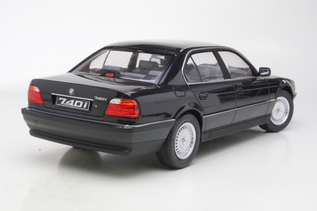 BMW 740i (e38) 1994, musta - Sulje napsauttamalla kuva
