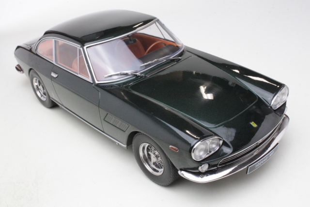 Ferrari 330 GT 2+2 1964, tummanvihreä - Sulje napsauttamalla kuva