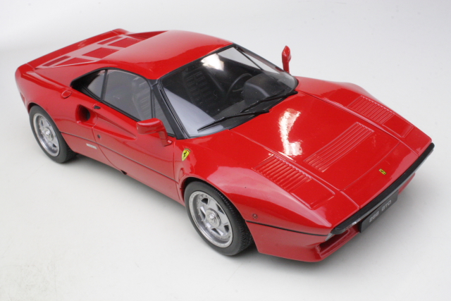 Ferrari 288 GTO 1984, punainen - Sulje napsauttamalla kuva