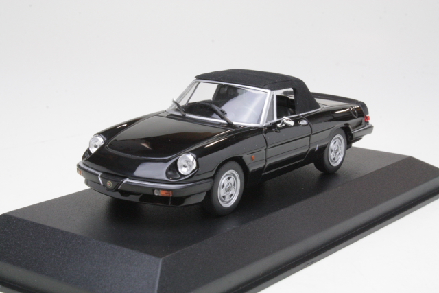 Alfa Romeo Spider 1983, musta